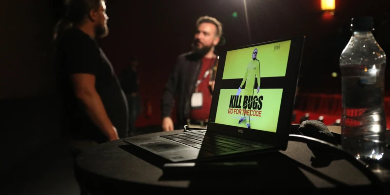code.talks 2022 Roland Golla Kill Bugs auf dem Display im Gespräch Silberstift code.talks 2022 Roland Golla Kill Bugs auf dem Display im Gespräch Silberstift